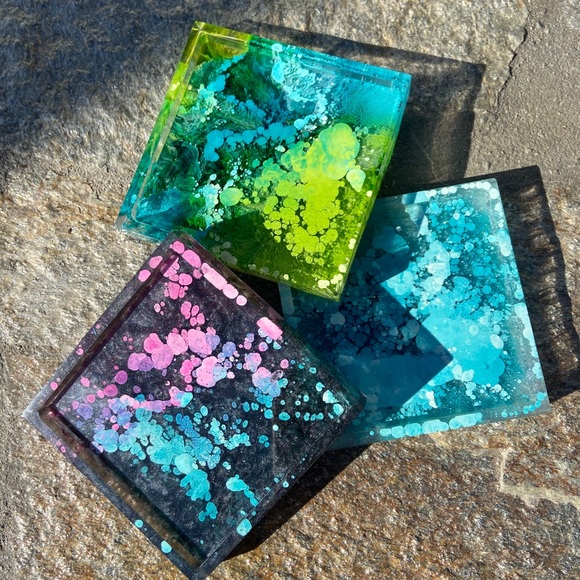 Handmade Resin Coaster - Resin Trinket Tray - Picture 4 of 4